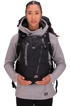Macpac Backpacks><noscript><img width=